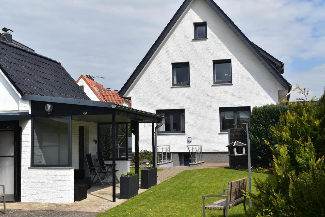 Am Naturschutzgebiet *